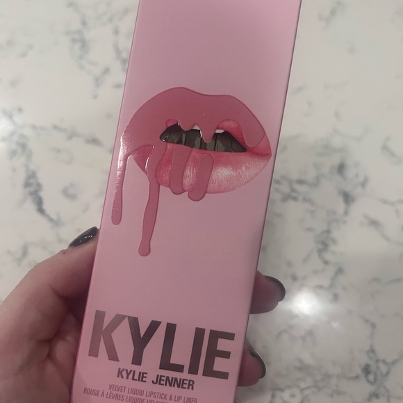3 Kylie Lip kits brand new (liquid lipstick& liner) - Picture 6 of 8